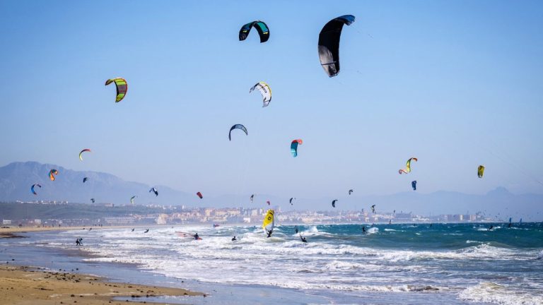 What are the Risks of Kiteboarding? Stay Safe with These Essential Tips!